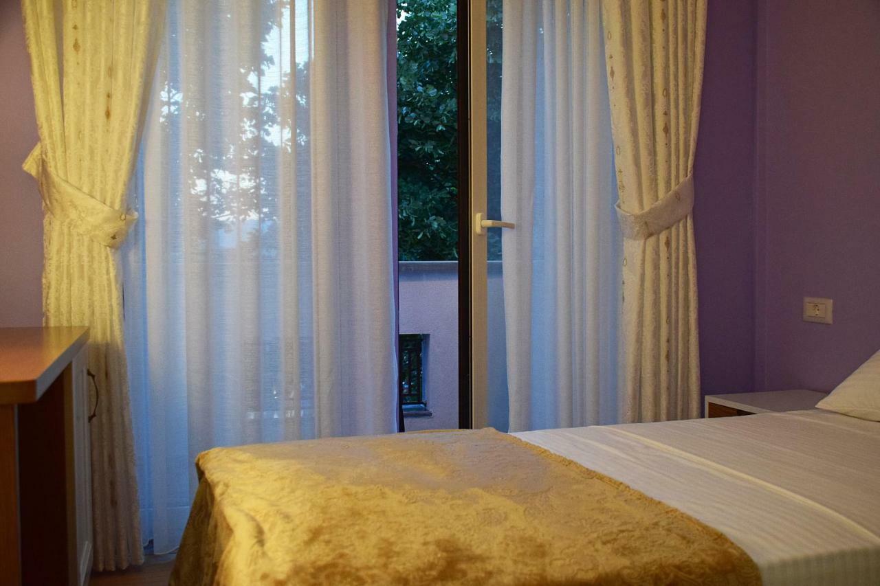 Eagles Philadelphia Bed & Breakfast Korce Exterior photo
